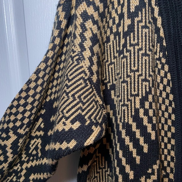 Retro Grannycore Black and gold cardigan - Picture 3 of 4